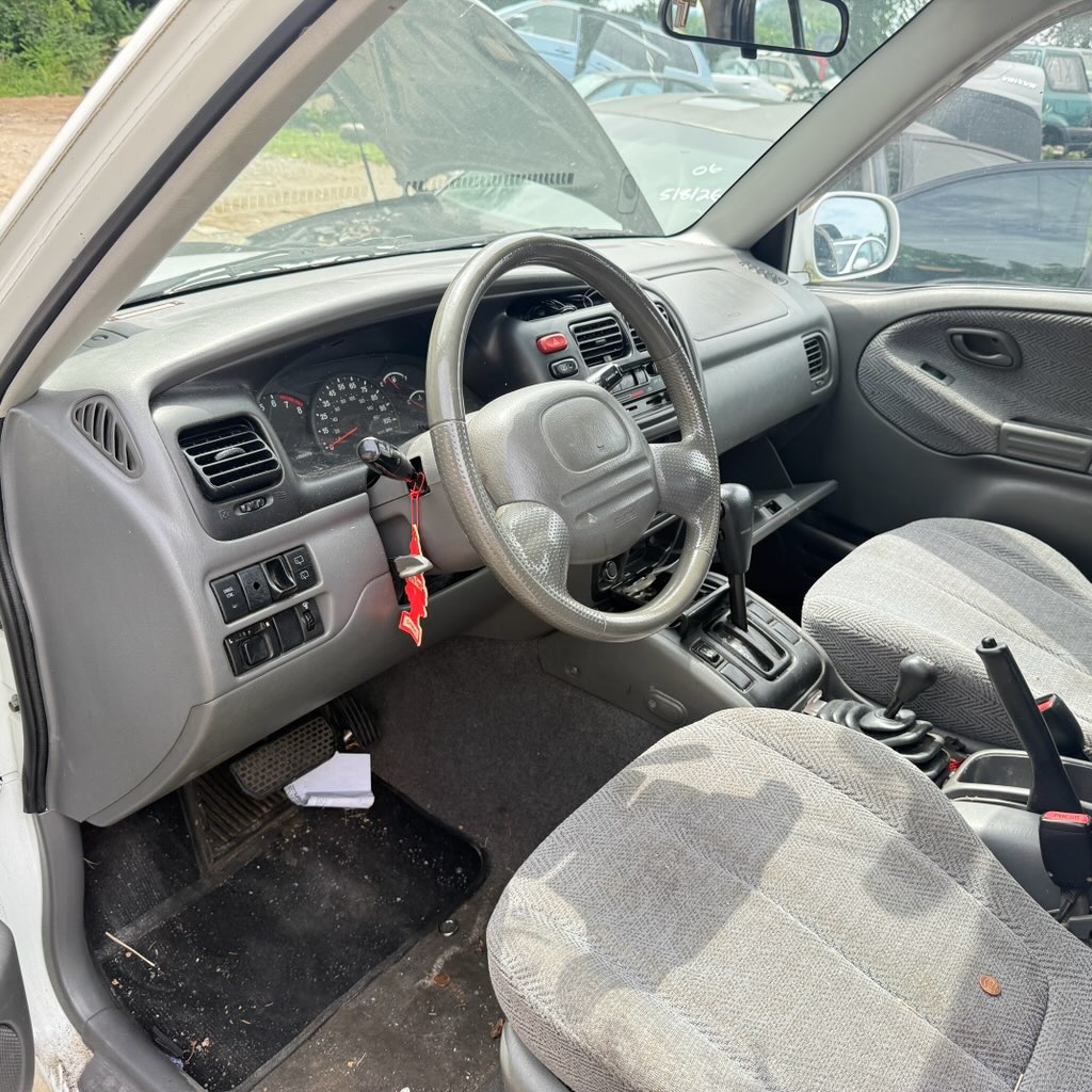 suzuki grand vitara 1999 JS3TD62V3X4106220 image suzuki grand vitara 1999 JS3TD62V3X4106220 image